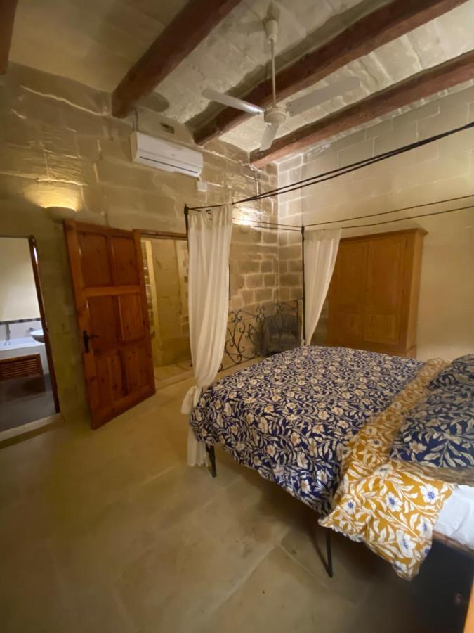 Farmhouse Razzett Cora Victoria Ngoại thất bức ảnh
